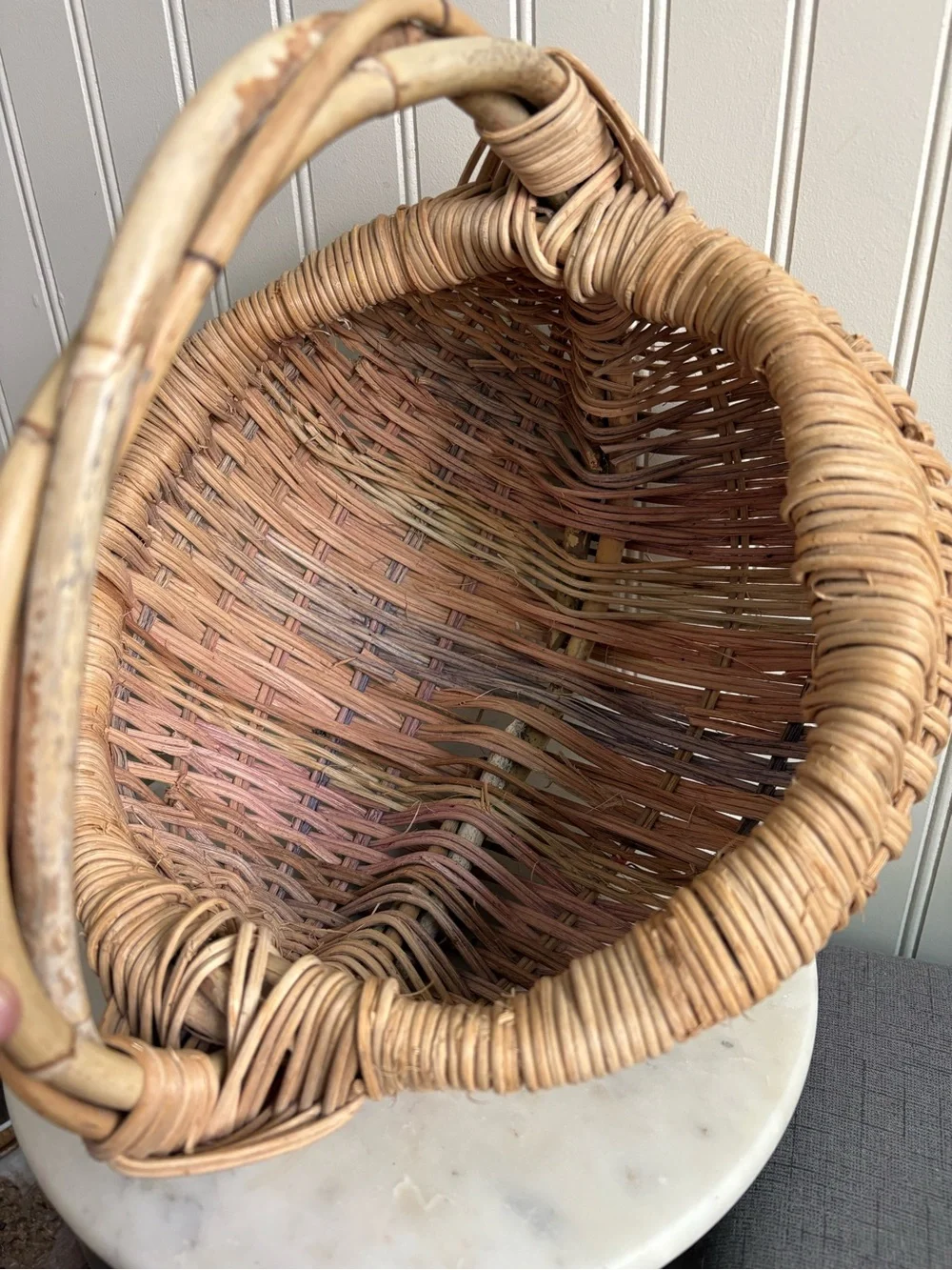 Vintage Handmade Woven Buttocks Basket Medium Beige/Tan VTG Eclectic Boho Beach